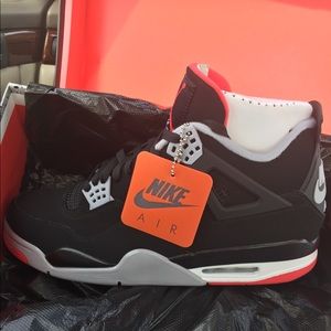 jordan bread 4s 500$